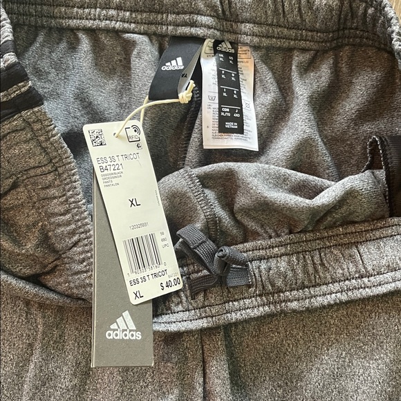 NWT Men’s Adidas Heather Gray and Black Joggers XL - Picture 2 of 4